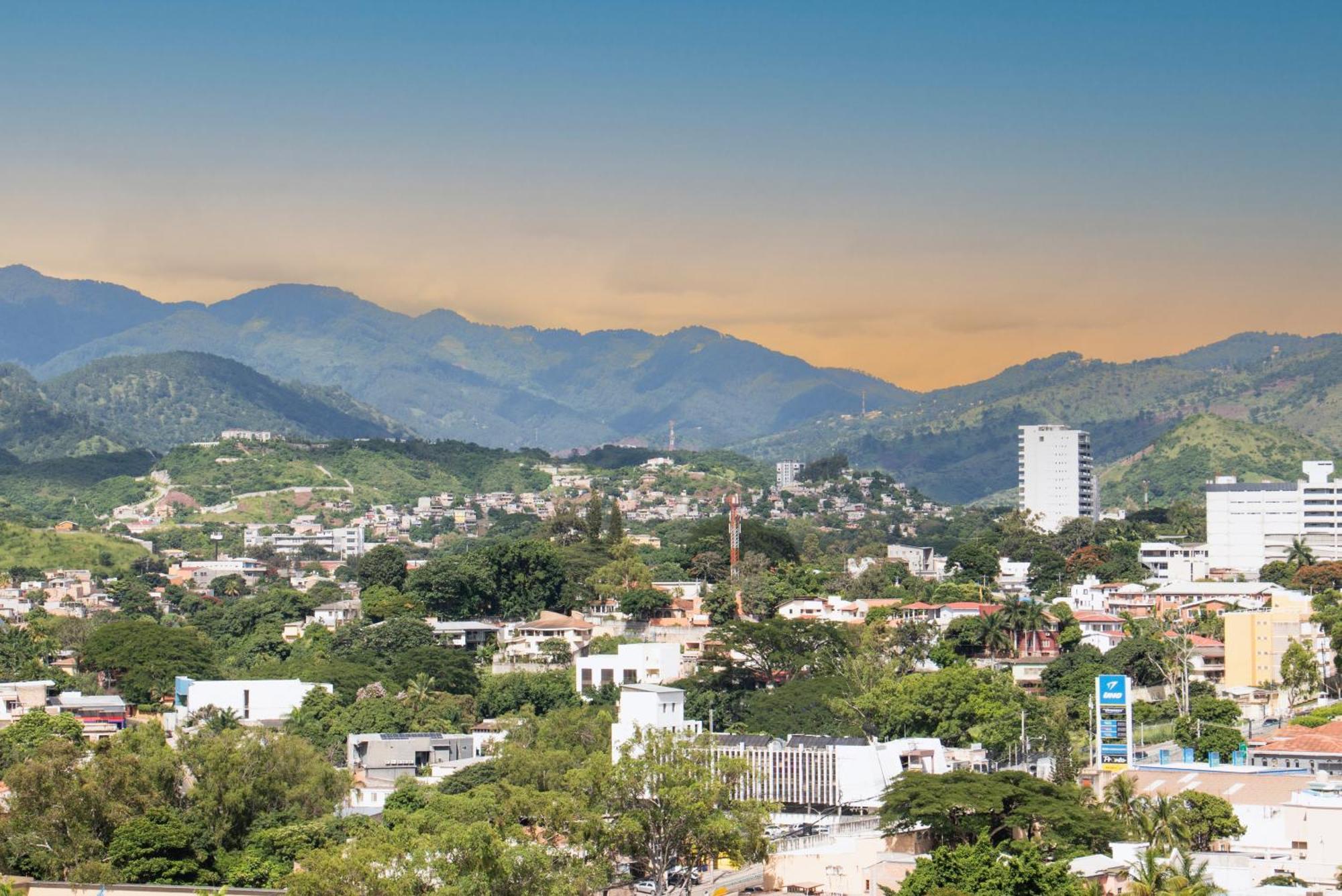 Hotel Plaza San Martin Tegucigalpa Rum bild